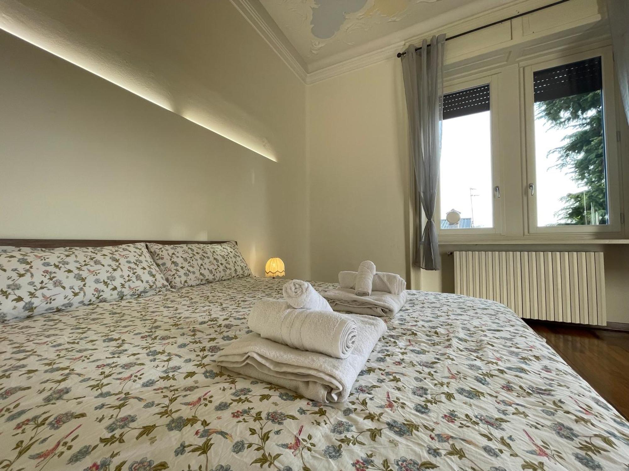 Bg Central Royal Suite Con Parcheggio - Vista Citta Alta Бергамо Екстер'єр фото