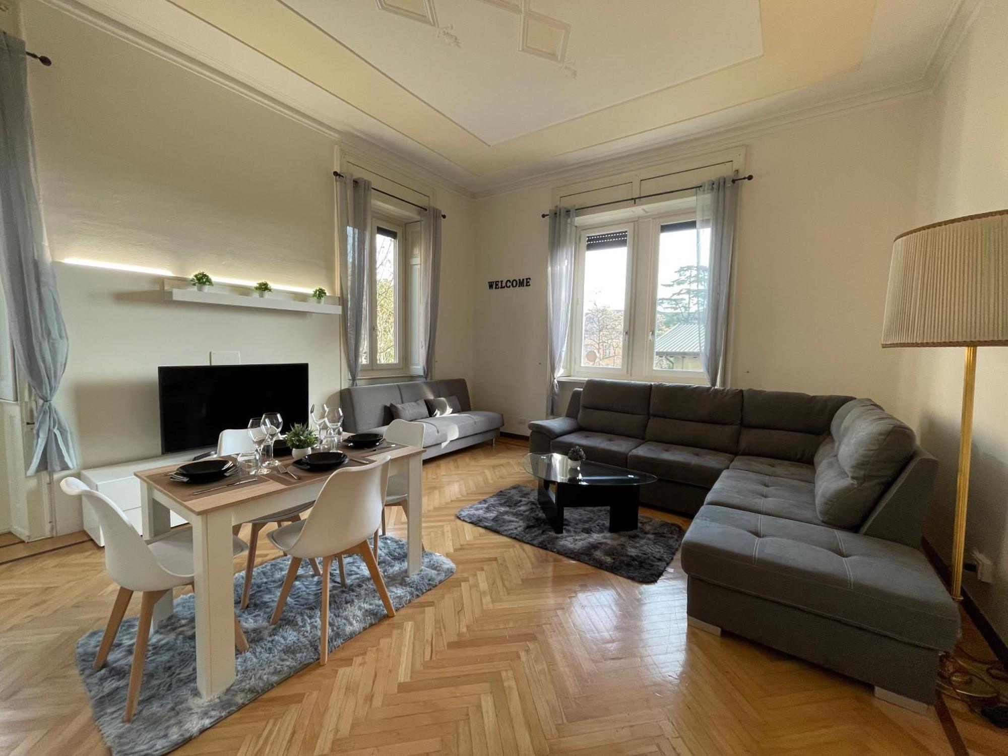 Bg Central Royal Suite Con Parcheggio - Vista Citta Alta Бергамо Екстер'єр фото