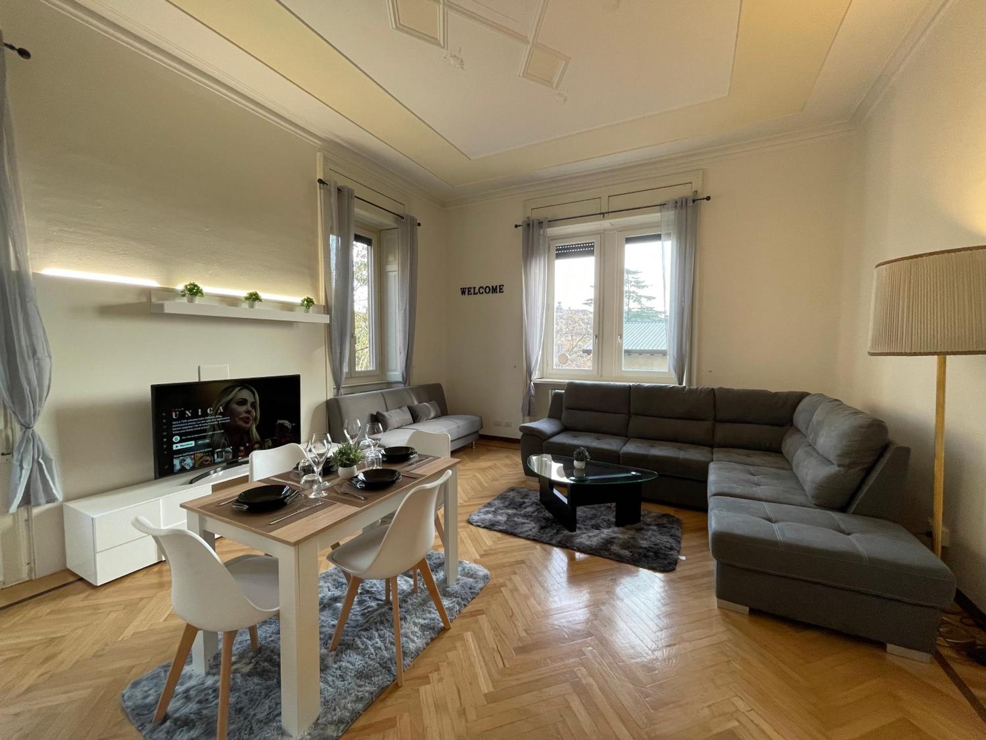 Bg Central Royal Suite Con Parcheggio - Vista Citta Alta Бергамо Екстер'єр фото