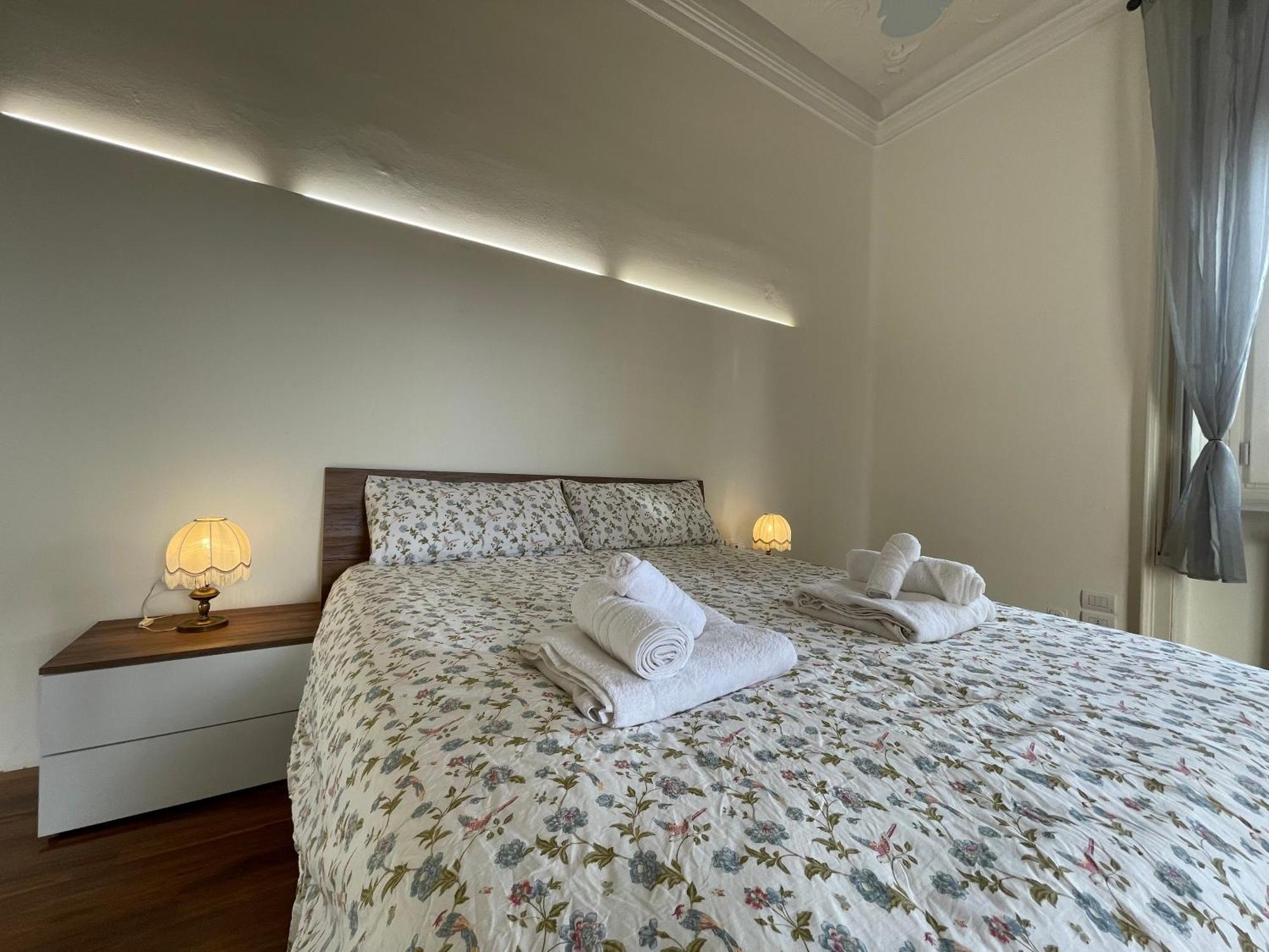 Bg Central Royal Suite Con Parcheggio - Vista Citta Alta Бергамо Екстер'єр фото