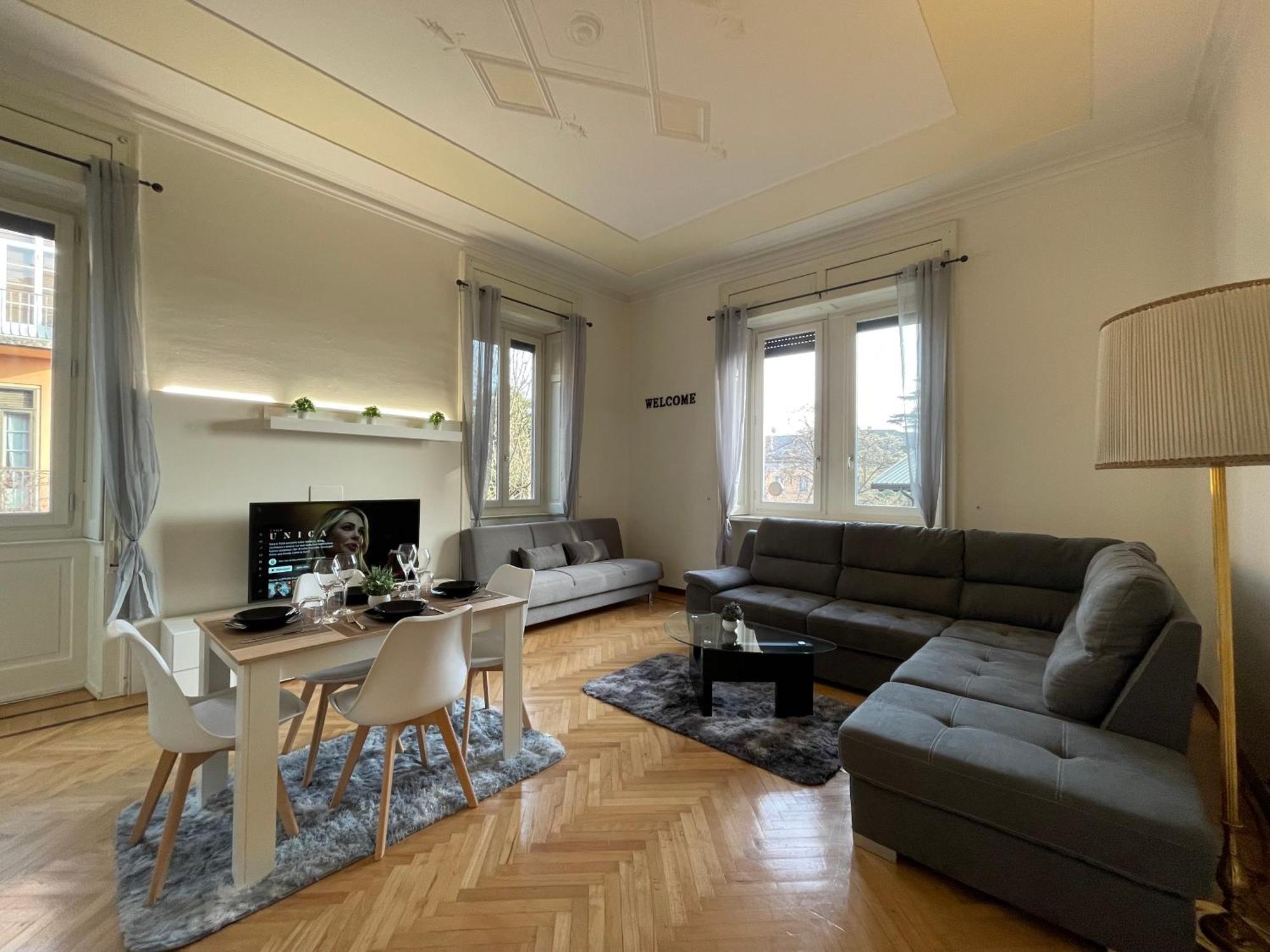 Bg Central Royal Suite Con Parcheggio - Vista Citta Alta Бергамо Екстер'єр фото